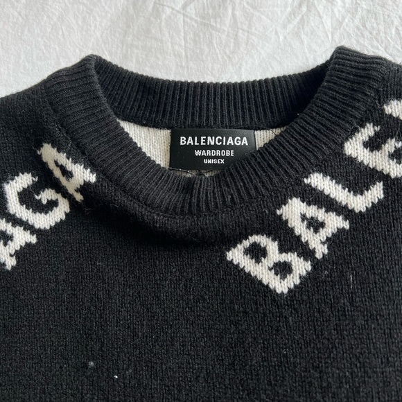 Balenciaga ALLOVER LOGO SWEATER IN BLACK/WHITE - Picture 4 of 5